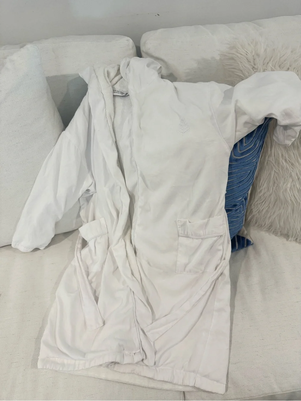 Four Seasons Hotel White Kids Hooded Bathrobe